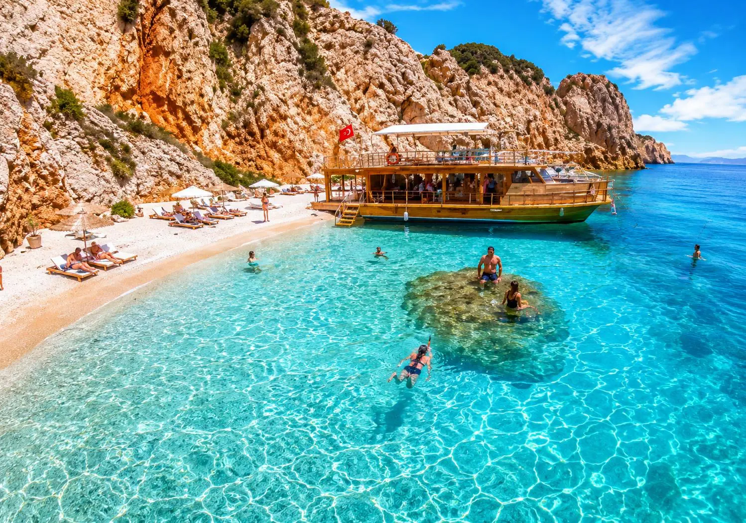 Suluada Boat Tour with Lunch and Swimming Stops thumbnail