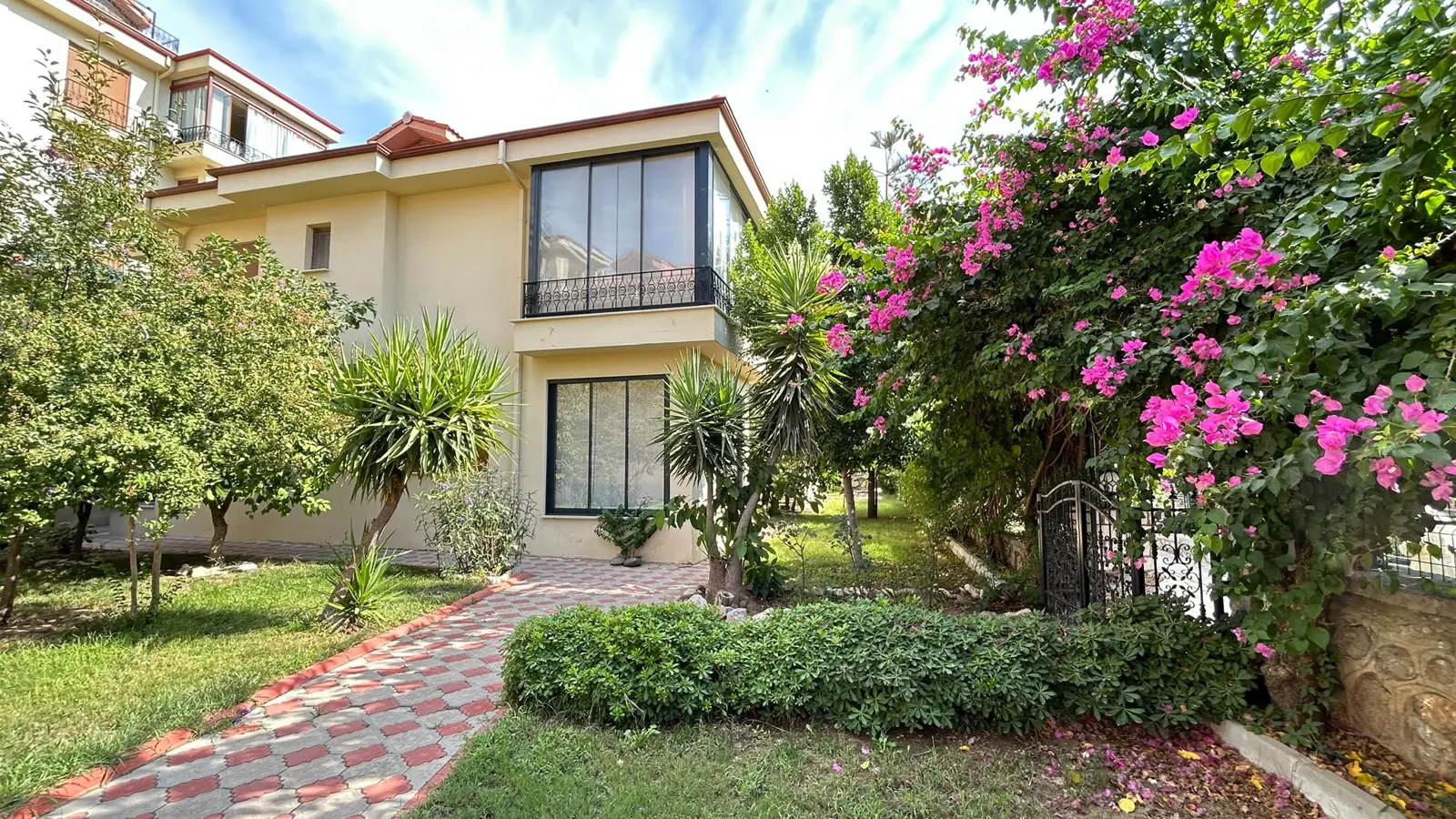 Spacious 5+1 Villa for Sale in Marmaris – Swimming Pool Complex, Nature Views, Ready to Move In thumbnail