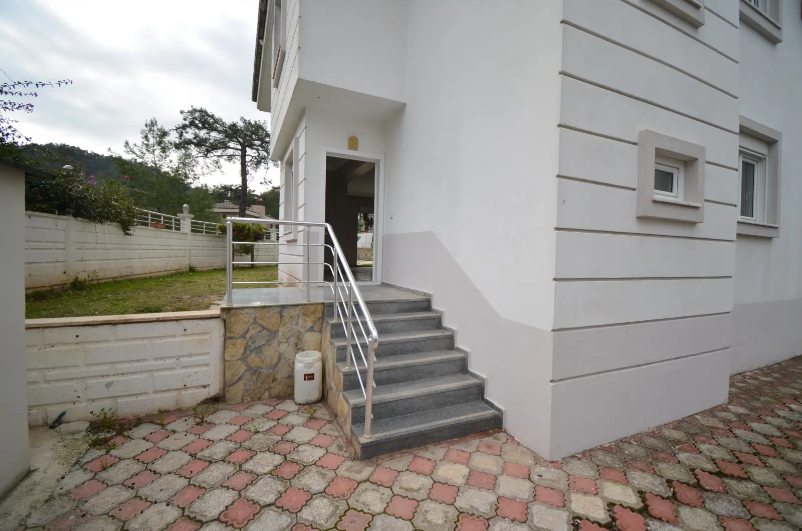 Spacious 3+1 Duplex Villa with Pool and Mountain Views in the Heart of Kemer, 800m from the Sea thumbnail